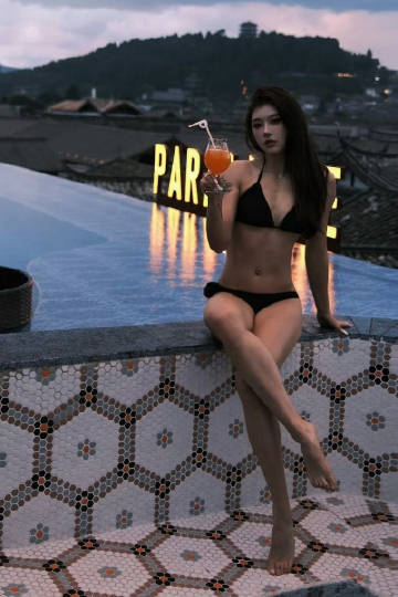 吴艳妮比基尼泳装👙