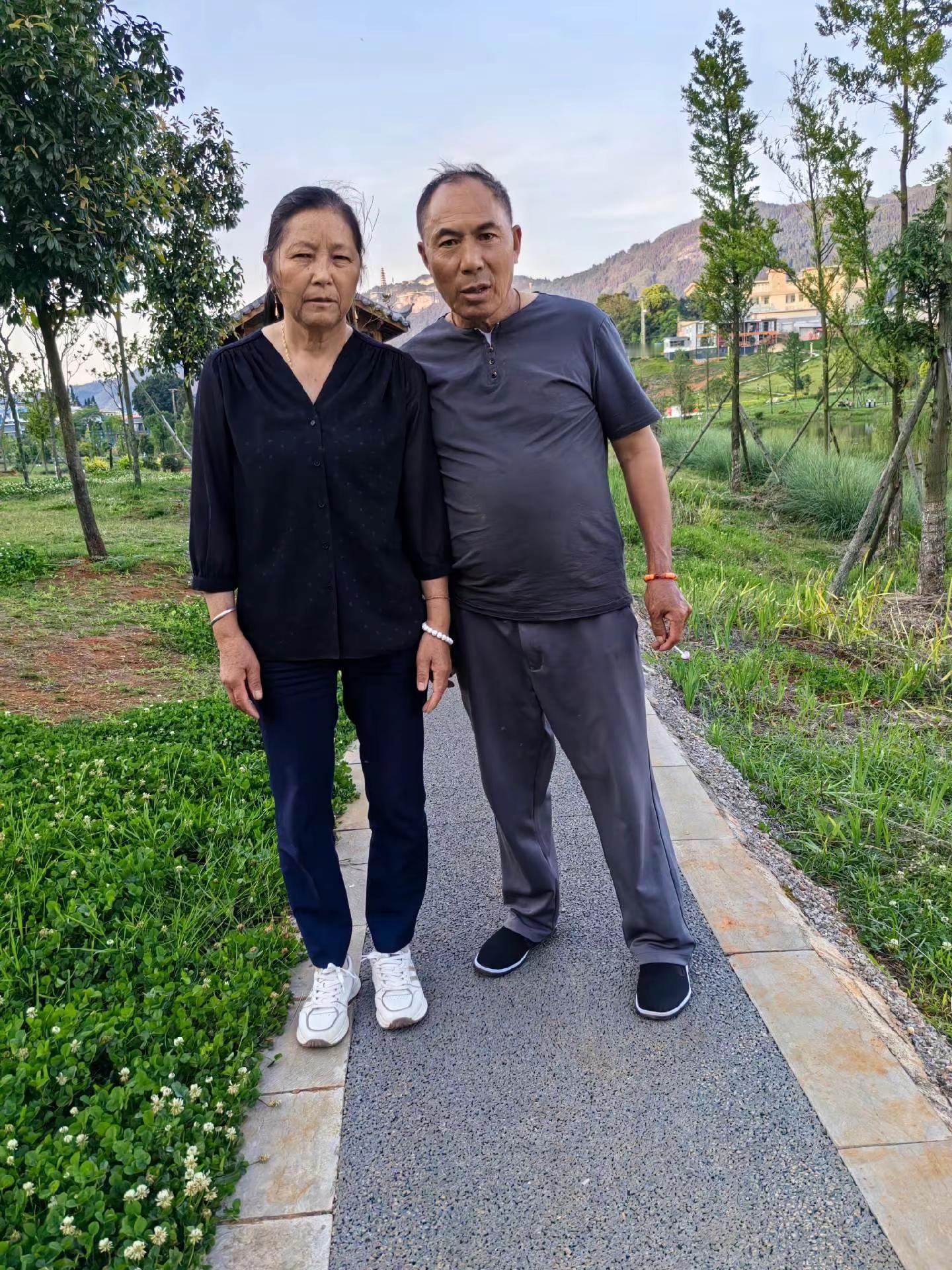 <p>夫妻恩爱 <!--{img:0}--></p><img src=...