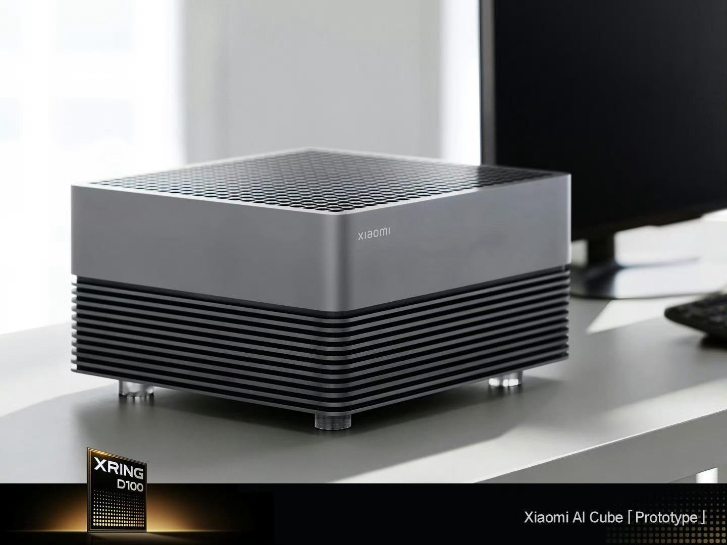 Xiaomi AI Cube「Prototype」，外观采用航空铝一体成型机身，33874 个 CNC 精密镂空散热孔，可 150 瓦持续高性能释放。

机身内部，将玄戒O3、O100 与 D100  全面融于一身，配备 80GB 超大容量统一内存，部署 120B 大参数量模型与 3B 端侧模型，可进行快慢系统切换。
不论前端开发还是复杂编程任务，都 ​