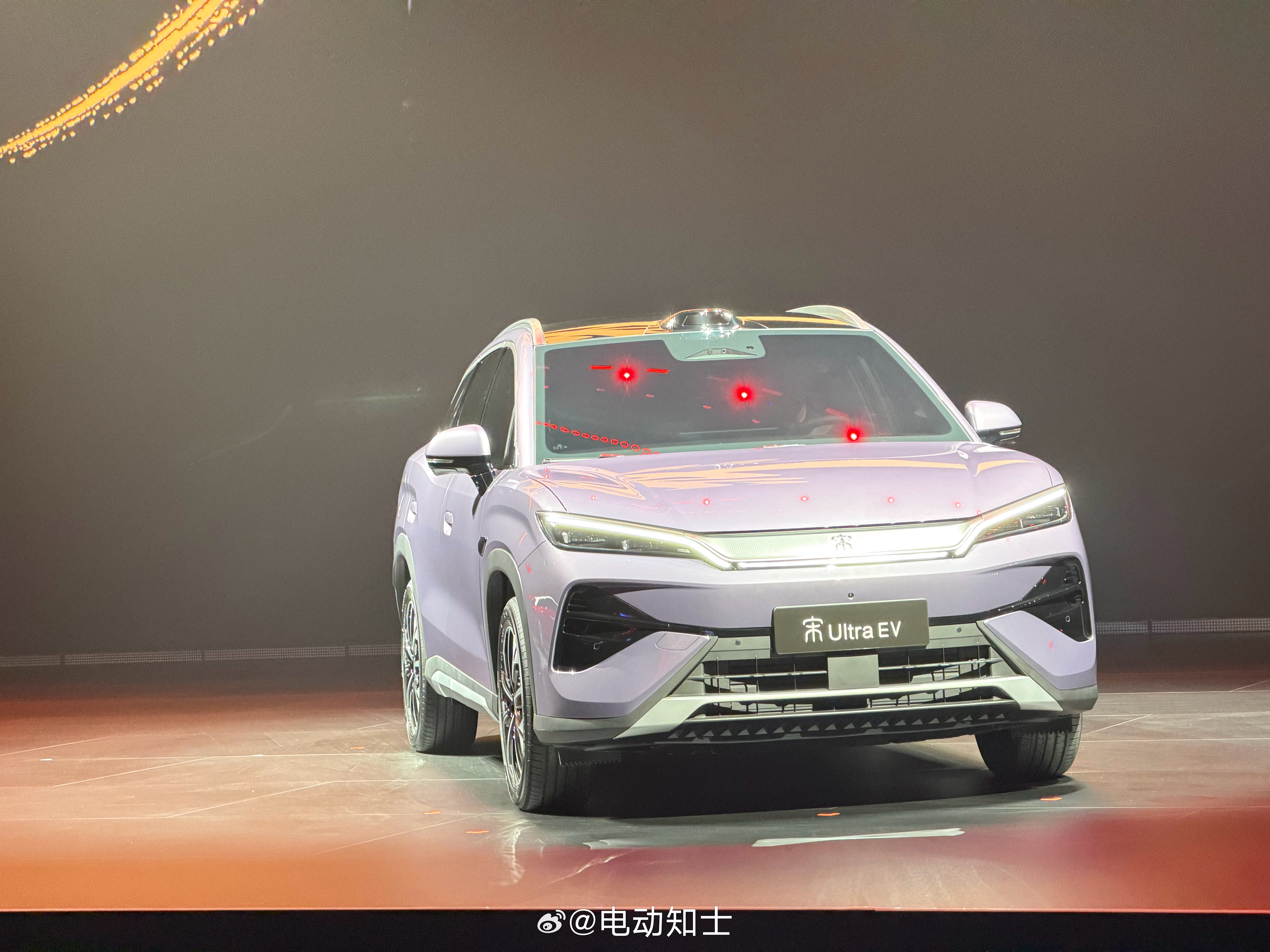 比亚迪王朝系列搭载第二代刀片和闪充的车型：比亚迪大唐和宋Ultra E...