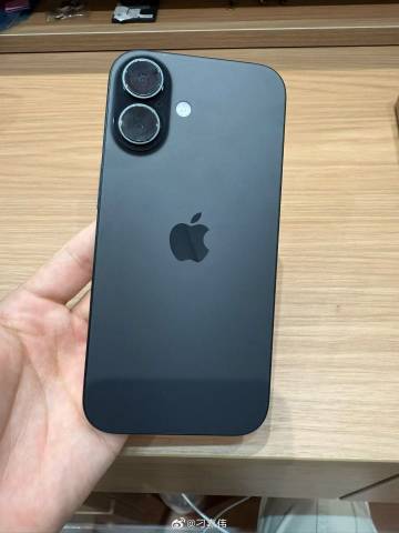 16  128g 黑色卡贴机 插卡即用<br />全原装 外观还不错 ...