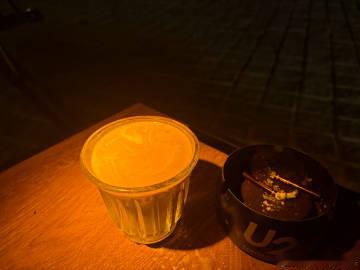 莲花山的深夜咖啡bus，就着海浪和山风，空气像心一样潮湿，多希望能再看...