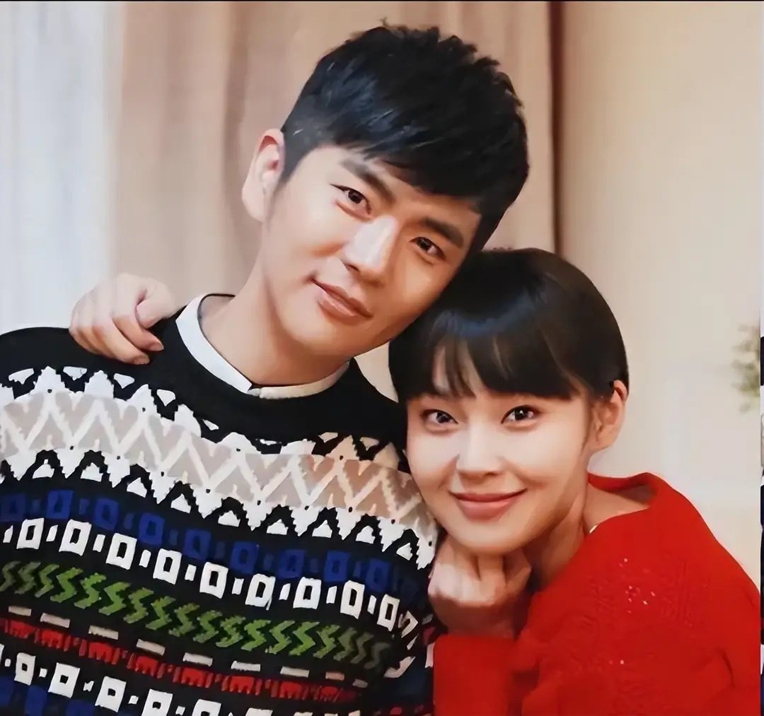 被曝怀孕的张佳宁，拒认生父，被舅舅养大，500万给妈妈买豪宅 ​