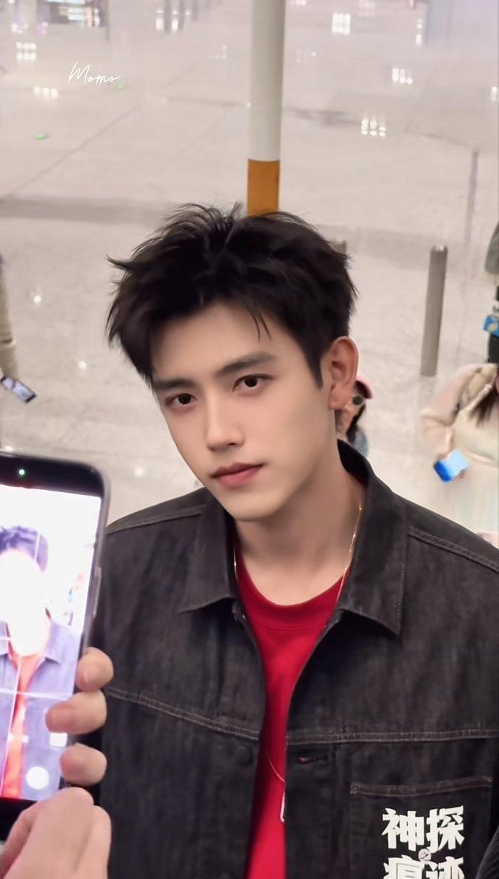 #陈飞宇[超话]# 感觉是非粉看了都要心软软的程度，哥哥你怎么这么萌[憧憬] ​