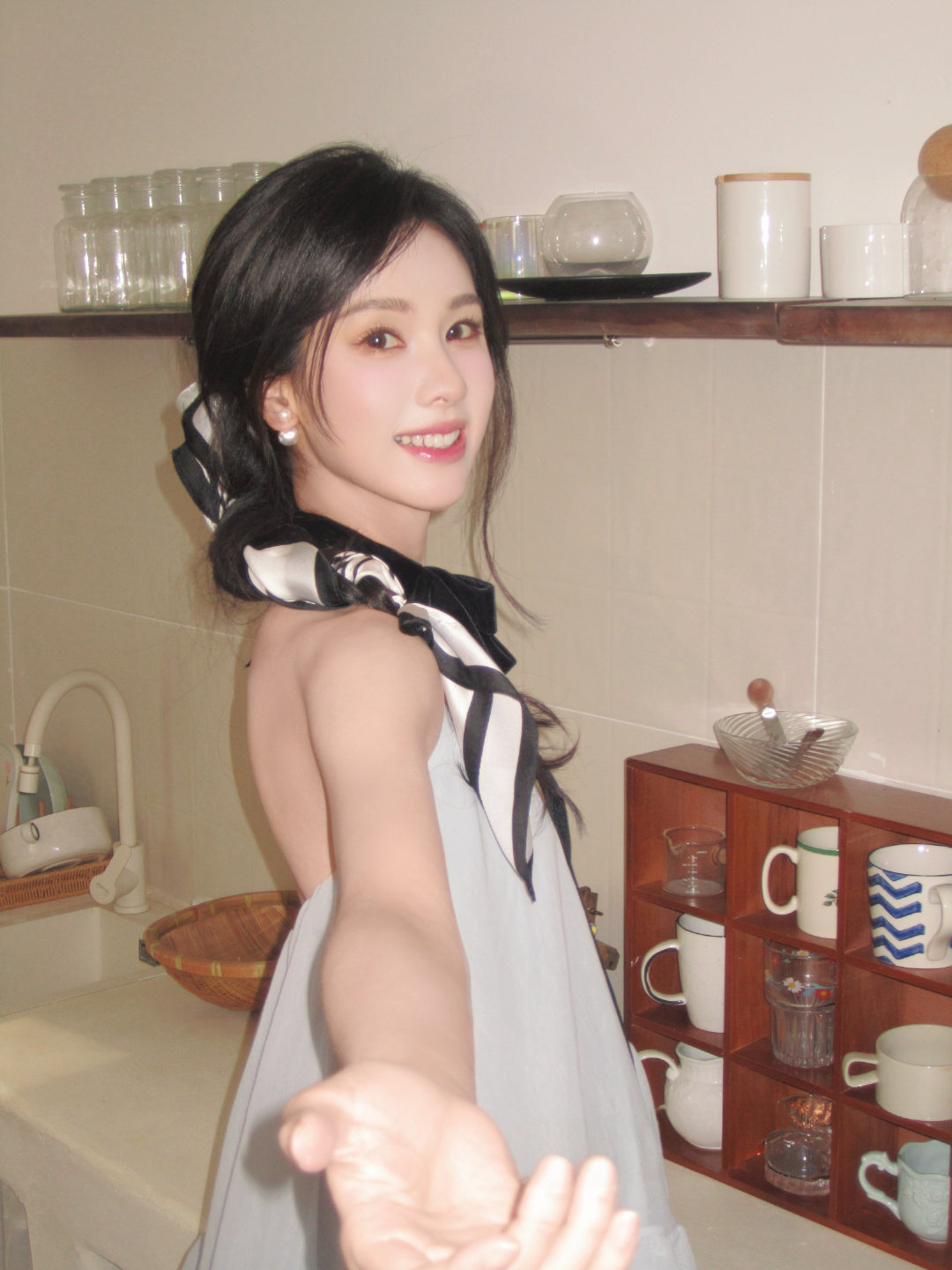 #陈都灵[超话]#  

太萌了 🤩大人

#陈都灵DingLingLing生日派对# ​