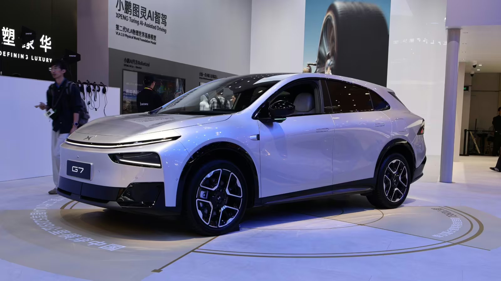 小鹏想在2030年，做到欧洲一年卖50万辆

产能是小鹏目前在欧洲最关键的瓶颈。小鹏正与麦格纳讨论扩大奥地利产量，也在寻找欧洲其他地区的生产机会，具体投资安排还没公布。

#电车出海##大v聊车##小鹏# ​