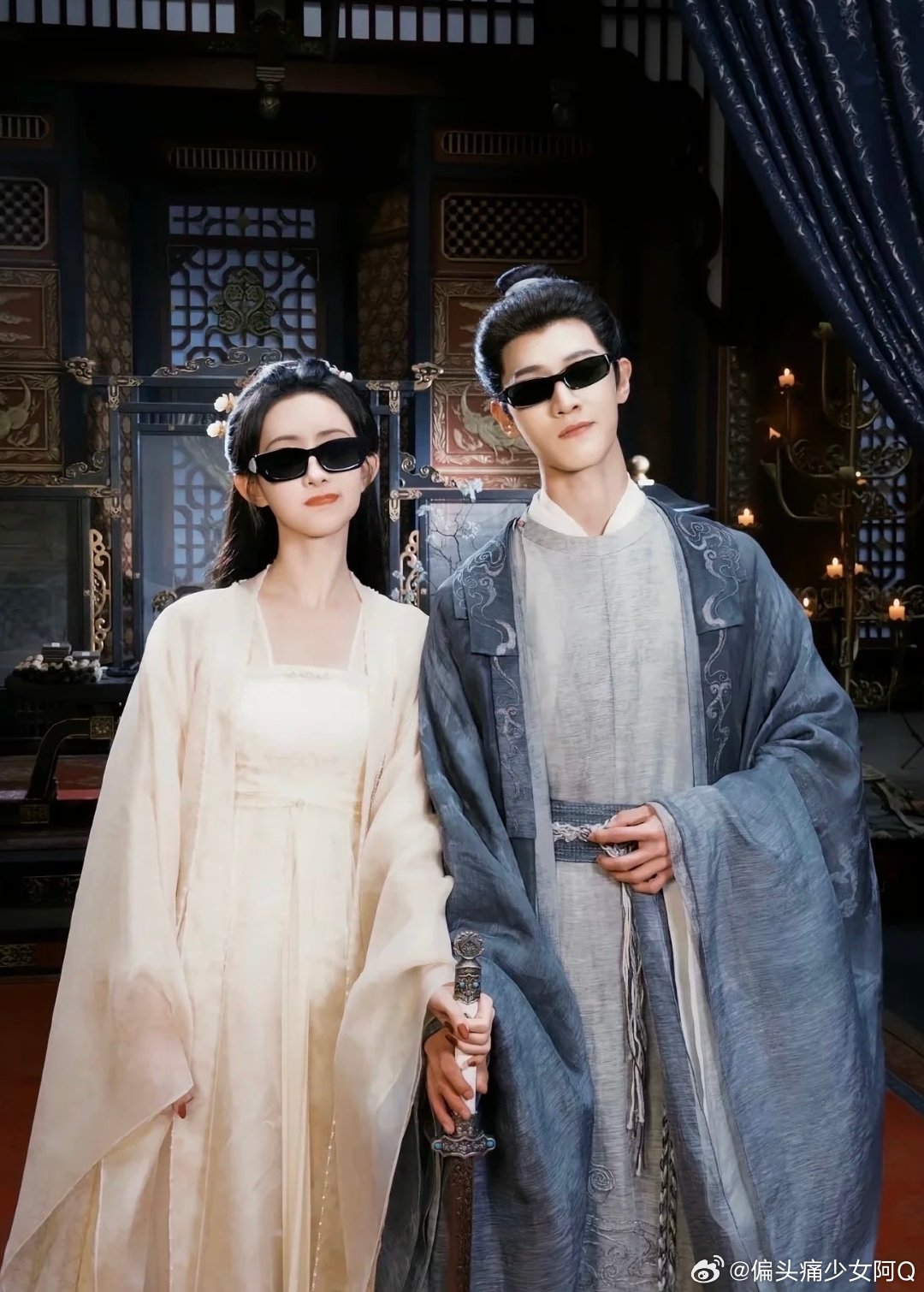 孟子义李昀锐5年前同框过，照片里有两个人，两个人都萌萌的。小林那个宠溺的眼神是要甜死谁，孟孟就这么肆无忌惮的搞怪，这溢满屏幕cp感真的绝，赶紧把《尚公主》抬上来，这口糖我还能再磕！ ​