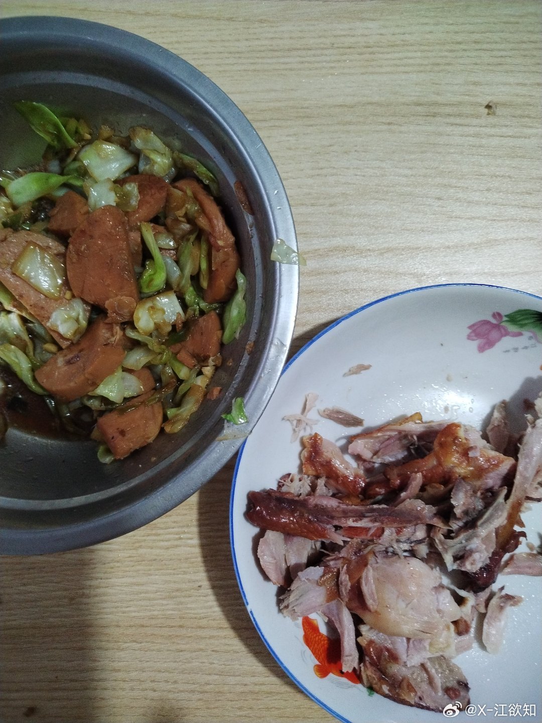 #王源[超话]##我的美食日记# 吃可以让我简单的变快乐[打call] ​