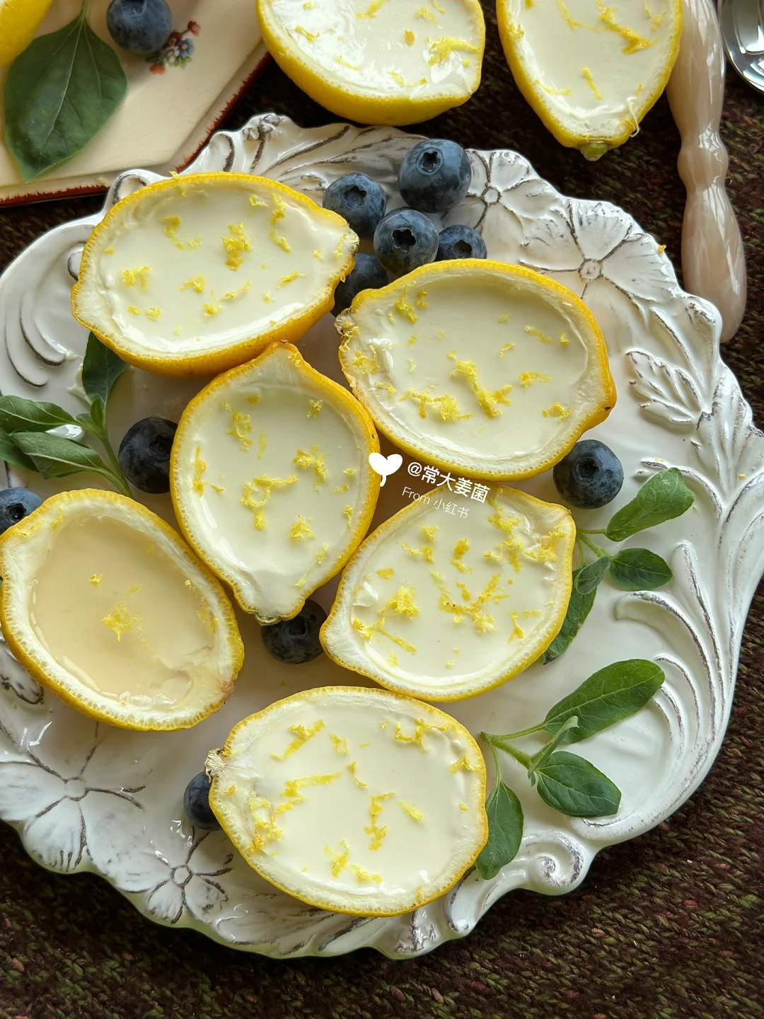 夏天到～做了爆好吃的柠檬🍋panna cotta！