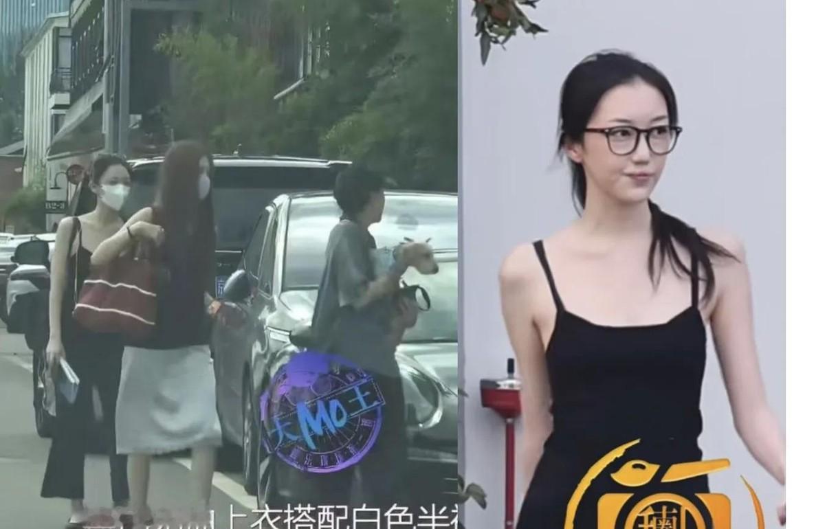 李亚鹏这回是真乐坏了！不是因为民宿赚了钱，而是女儿李嫣，直接美上了热搜！
还记得那个兔唇宝宝吗？小时候对着镜头说“菲姐的时尚只有我跟得上”，后来被保护得严严实实。
现在可不一样了！前几天她和窦靖童、宋妍霏同框被拍，又高又瘦，长胳膊长腿，嘴巴修复得几乎看不出痕迹，气质特别出众……
有人拿她和姐姐比，说