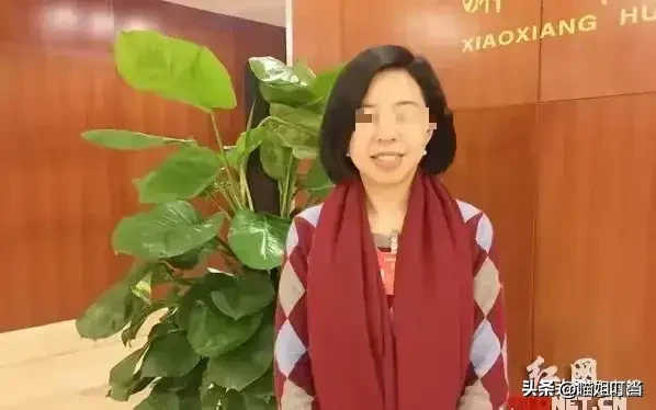 一段二婚毁所有呐！永州周某某这事儿，吃瓜归吃瓜，但还是给女性朋友在恋爱择偶方面提了个醒！

其一，不要在自己的感情空窗期或低谷期，轻易投入另一段感情。据相关爆料称，周某某与前夫哥是2015年在某相亲网站上认识的，并于当年年底结了婚。两人都是二婚，在网络上认识，这些看似正常的步骤，很可能是别人精心编织