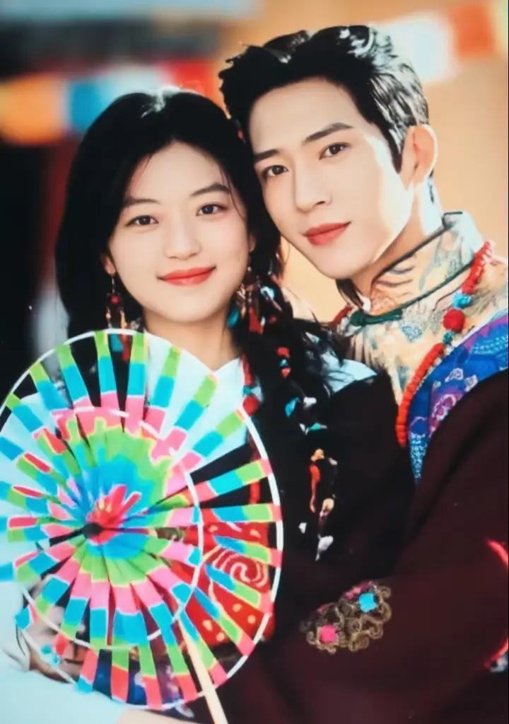 1.杨幂这几年为了孩子一直和刘恺威保持平和相处，即便她之前的公公跟媒体阴阳她，她也一直体面没有回应，涉及孩子的相关事宜都会亲自沟通对接，不会让助理代为传话。

2.迪丽热巴下部是电影，她最近看了几个电视剧项目不太喜欢就拒绝了，现在也不指望拍戏能赚多少钱，团队主要帮她撕商务。

3.张翰现在 ​