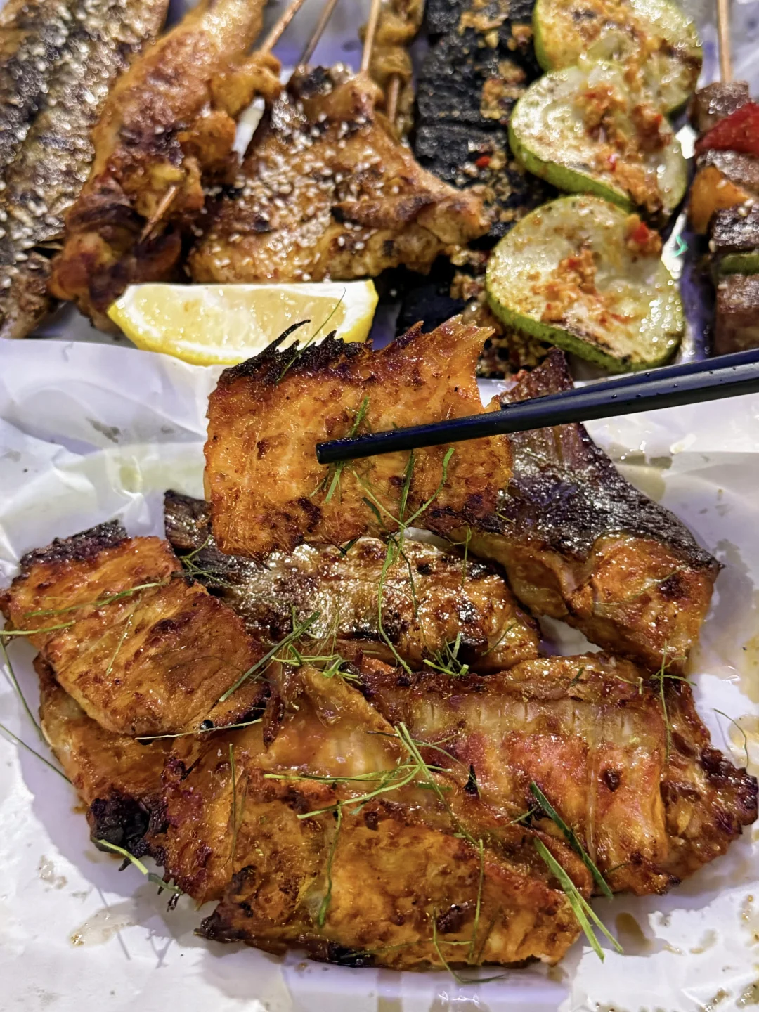 大沙地！三文鱼烧烤🍖夯爆了🤤…