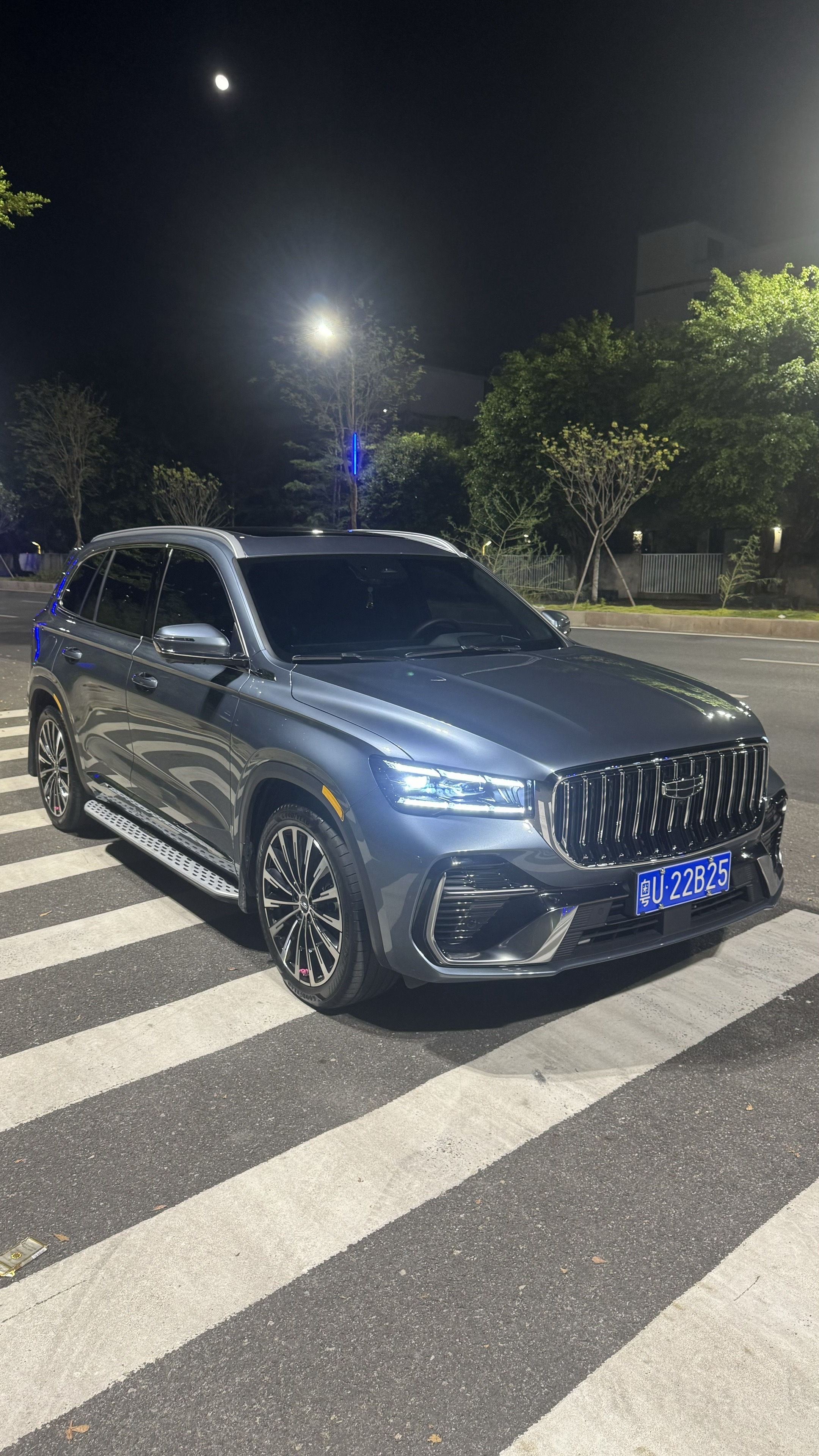 原片直出，没有贴车衣，全车镀晶，非常亮