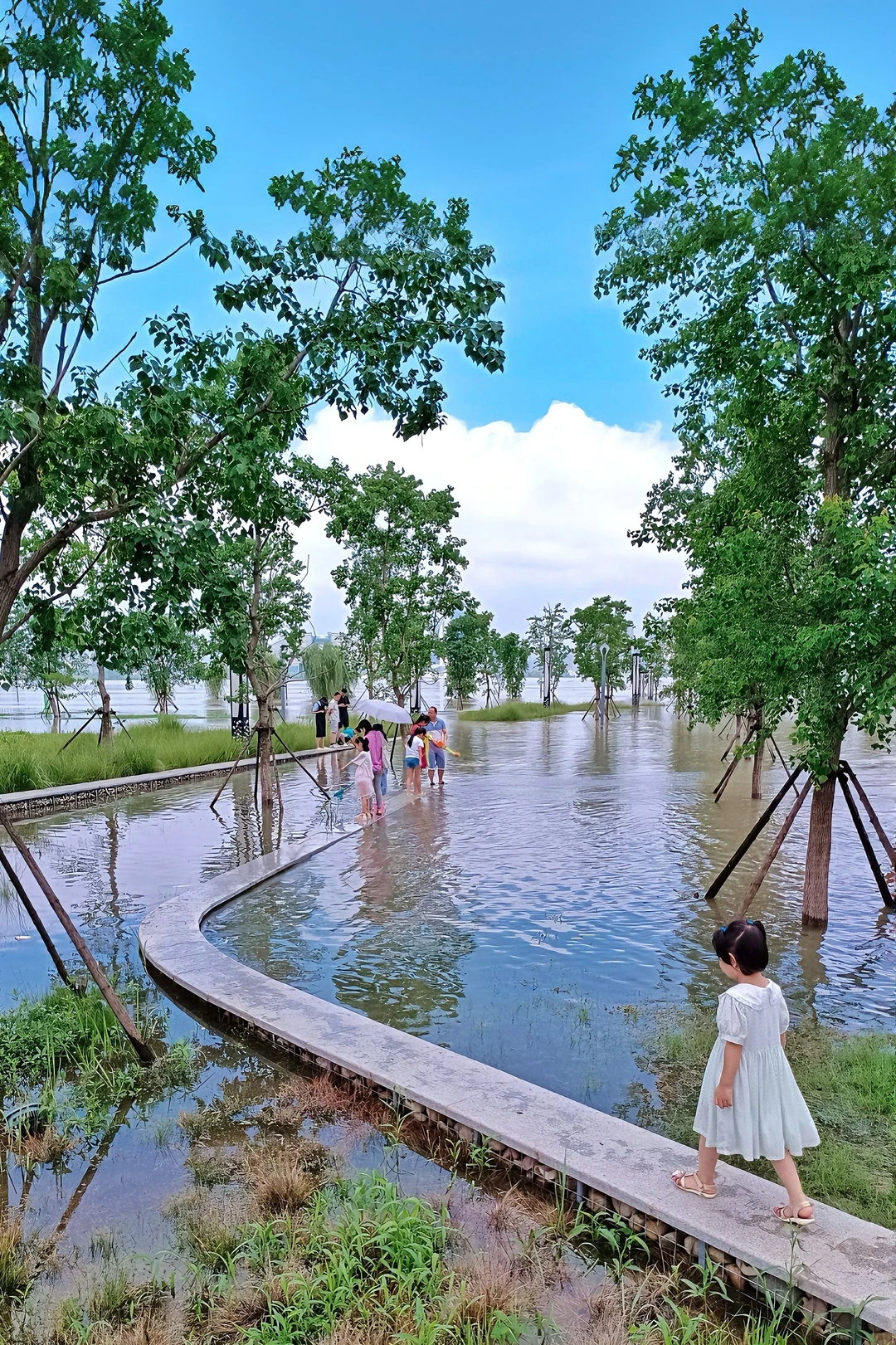 天晴了……武汉人的精神状态遥遥领先……