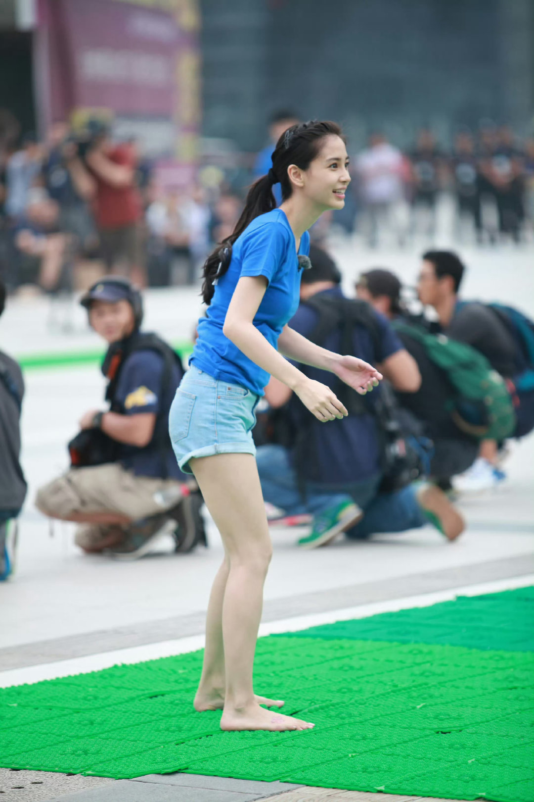 angelababy｜杨颖#angelababy[超话]#  
奔跑吧兄弟现场｜大长腿
#angelababy##杨颖##井柏然Angelababy靠肩合照# ​