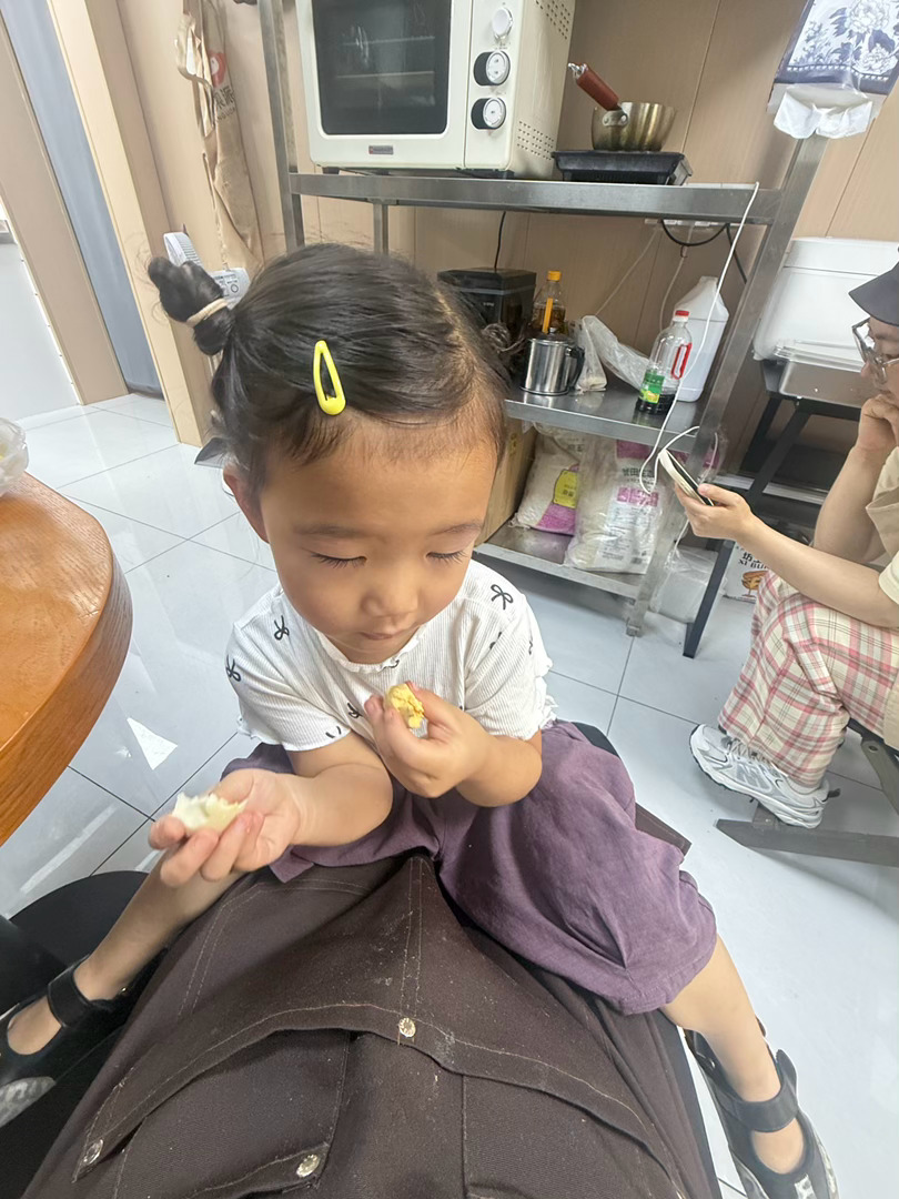 吃泡馍 吃串串 吃德克士 
等穆萨来开门 找穆萨滑板🛹 喝新品苹果🍎
#kayina’s diary##又在废话吃啥了# ​