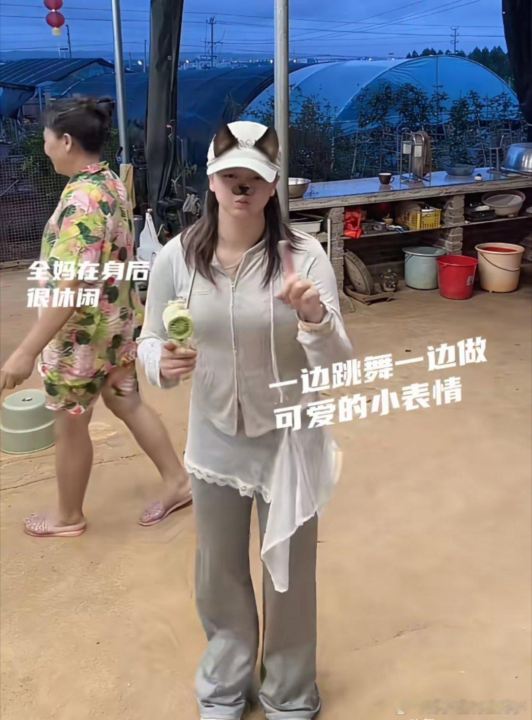 真的是她，全红婵更新视频，她回家陪妈妈，这段时间看起来状态很好，感觉又...