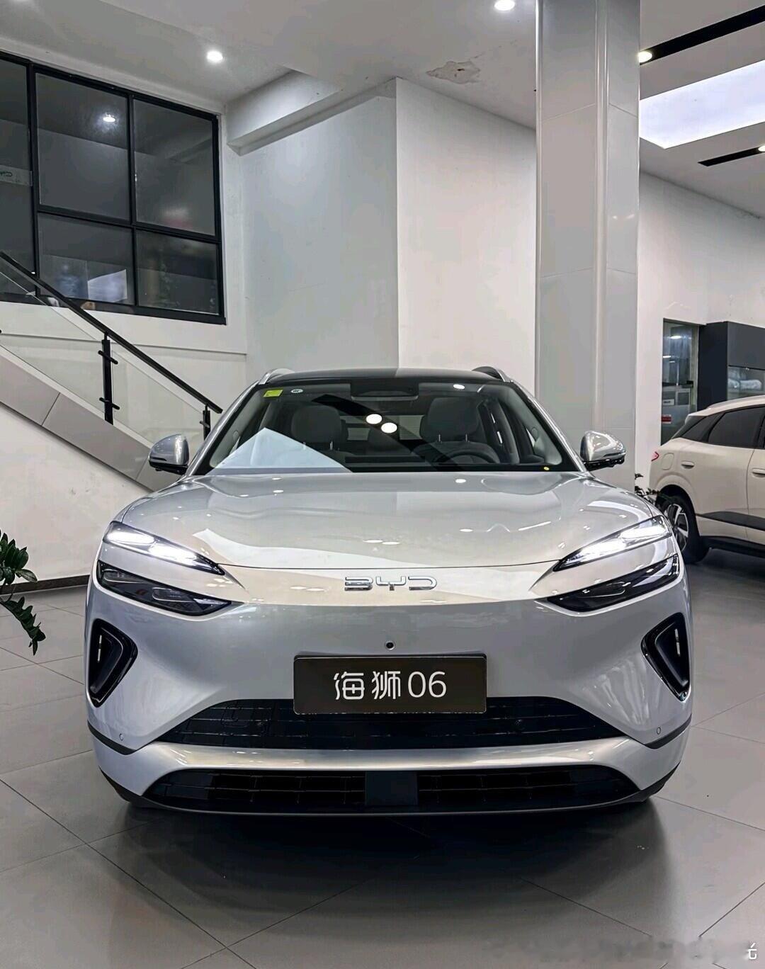 你有没有留意过身边街道上行驶的车辆？短短三五年时间，绿牌新能源汽车的数...