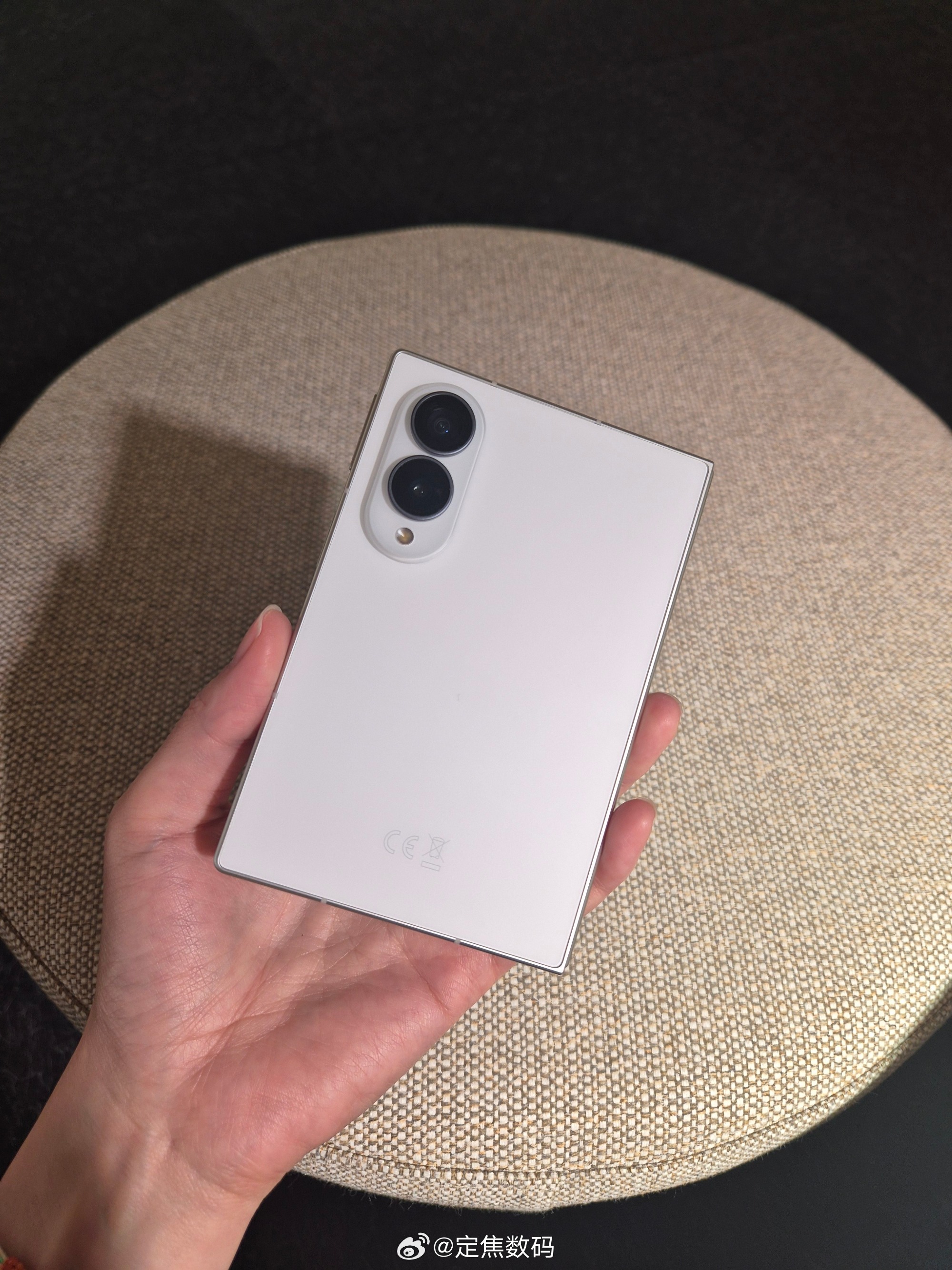 三星连着发布了三款折叠：大折叠Fold8 Ultra、阔折叠Fold8...
