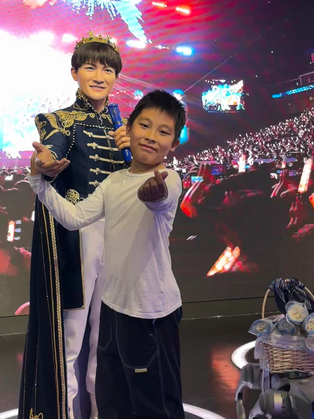 小孩哥想看周深演唱会，走起！