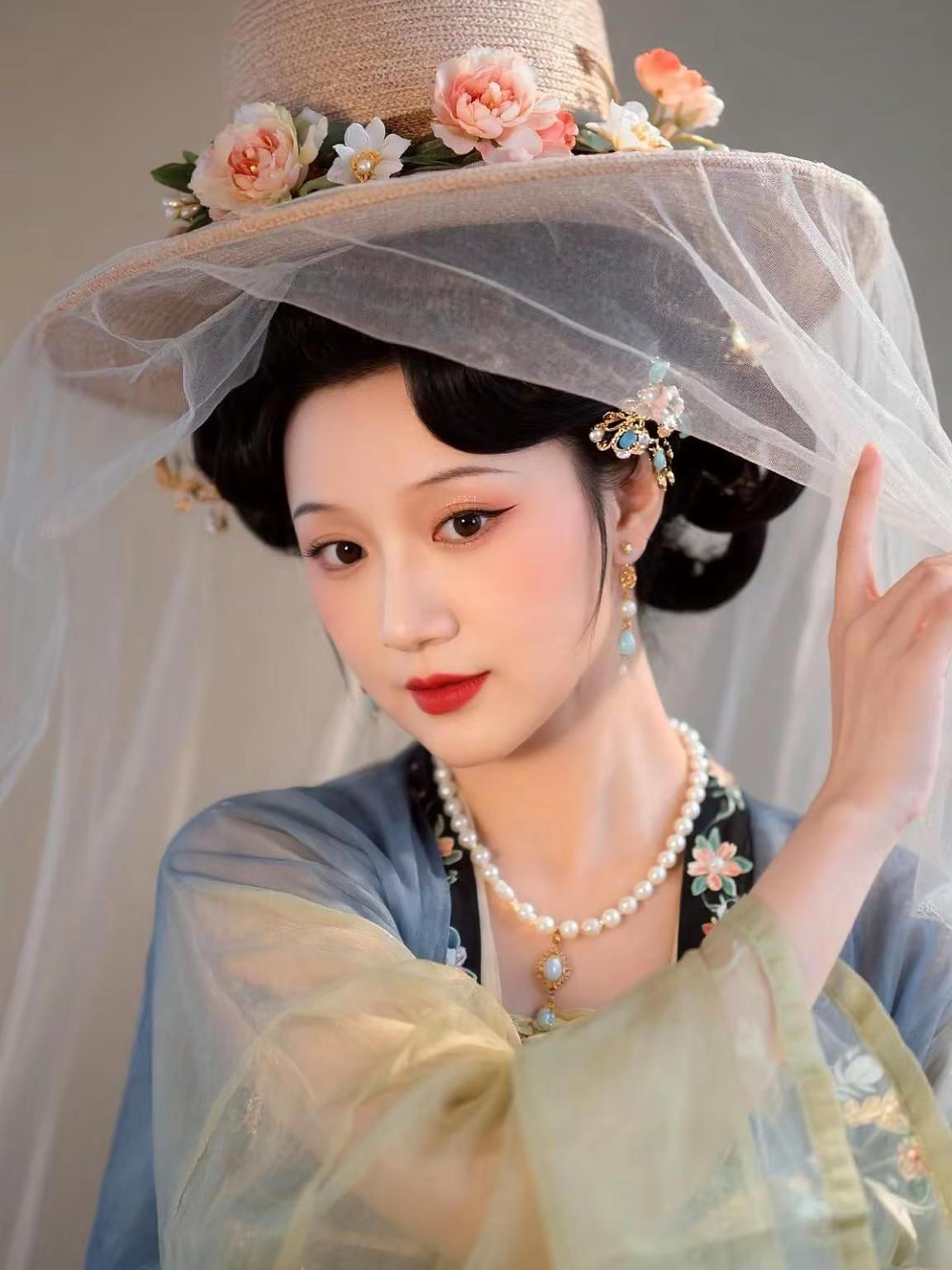 我和AI的差距 不敢说 不可说。我跟AI之间的差距，真的没法细说 AI唐宫仕女