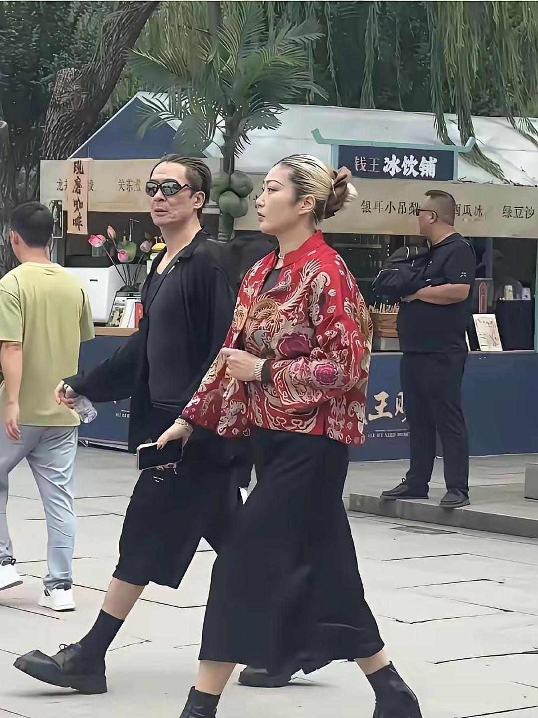 李梦我能认出来，旁边那男的是谁 ​