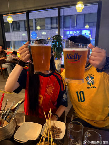 和哥么小酌一杯