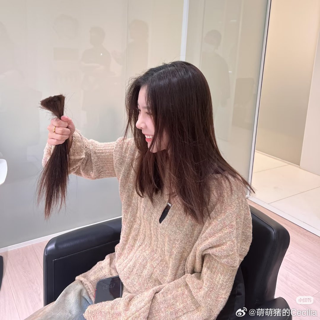 #宋妍霏[超话]##向全世界安利宋妍霏# syf#宋妍霏我与爱同谋# 
谁家的傻子啊 原来是我家的[二哈] ​