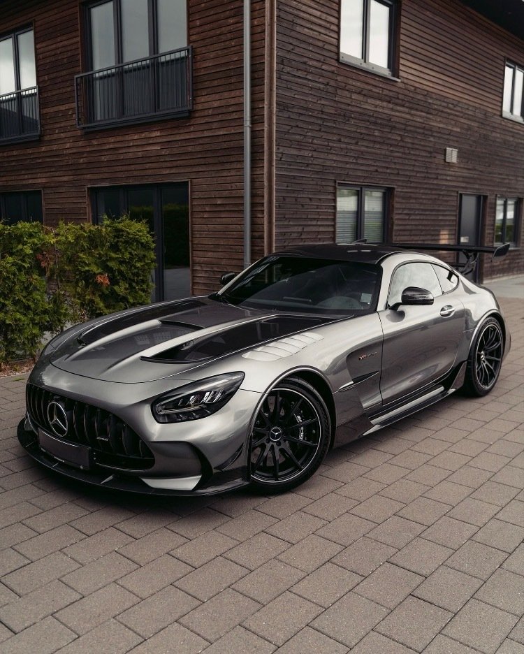 纯正的AMG风格，奔驰AMG GT Black Series
#汽车##汽车审美# ​