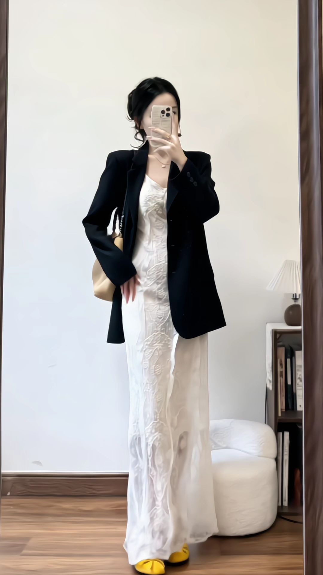 我天！老婆们都去穿这套酷飒气质套装！白月光连衣裙掐腰又显瘦，叠穿西装外...