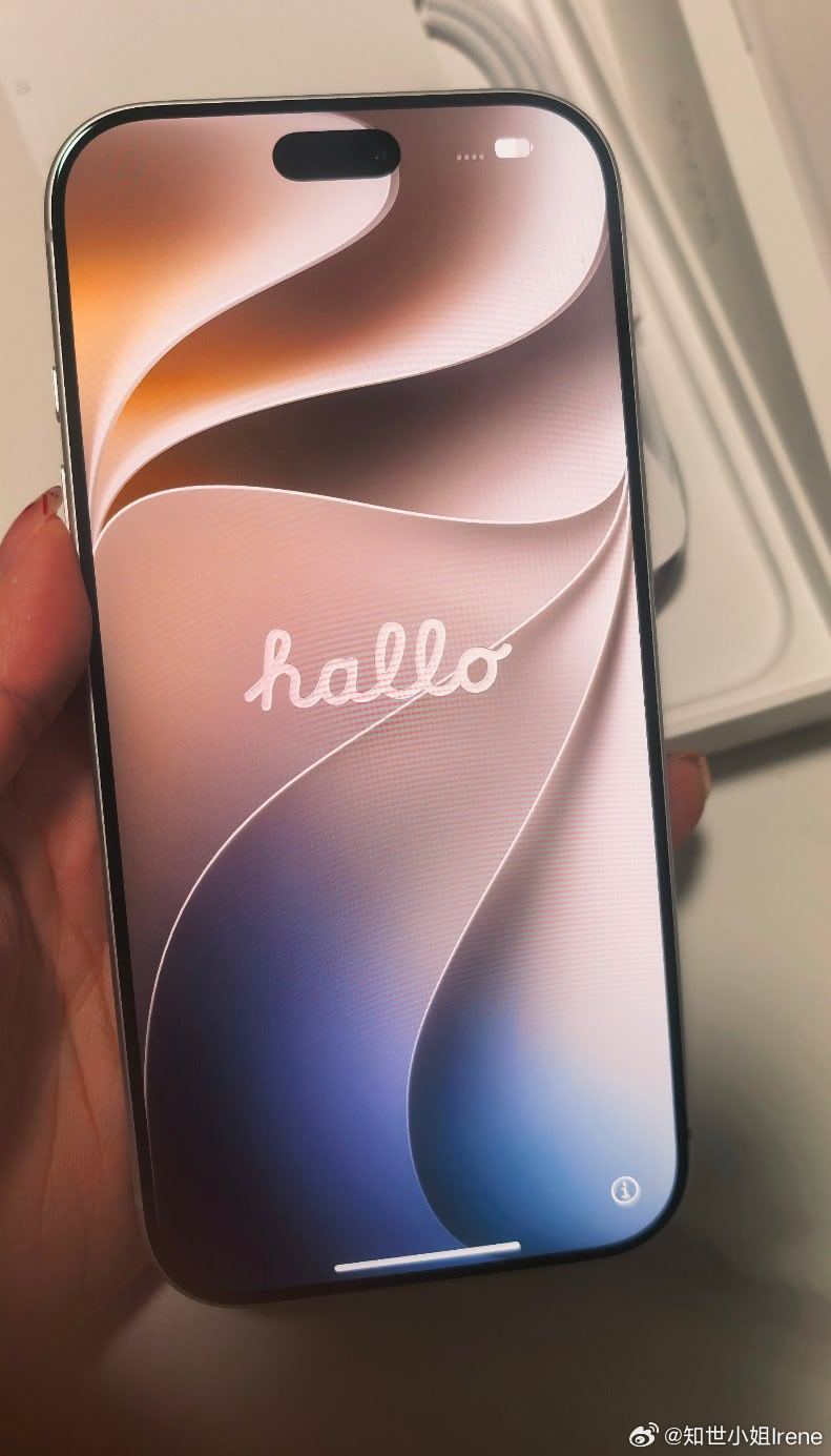 新买的iPhone 18 pro 用了三天还是退了。主要三个原因吧：
1.Face id真的会卡住突然关机，要等更新修复。
2.Face id识别慢，这个很影响体验，反复输密码
3.开出来qlc，而512是tlc，虽说短时间可能没啥区别，但还是觉得自己有点冤大头

最后想说一句买单不买双有点道理，以后不赶首发了，等等评价再下单 ​