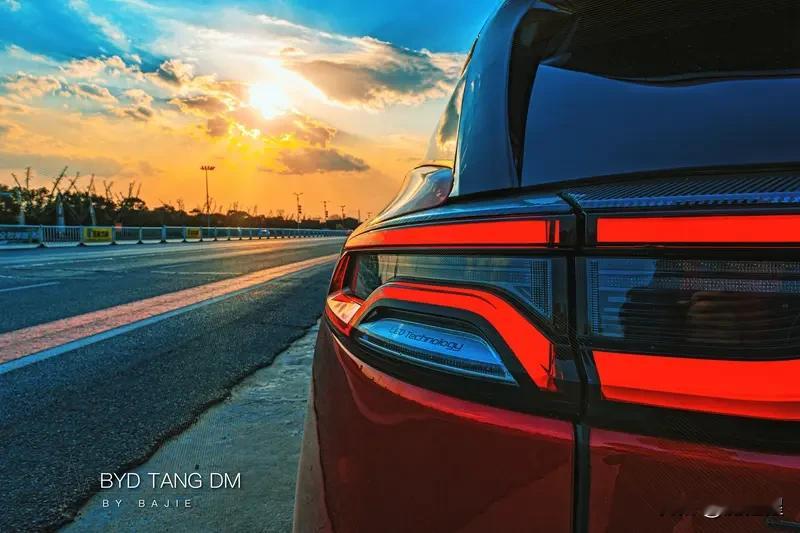 祝贺🎉祝贺🎉12月18日，比亚迪第1500万辆新能源汽车在济南工厂...