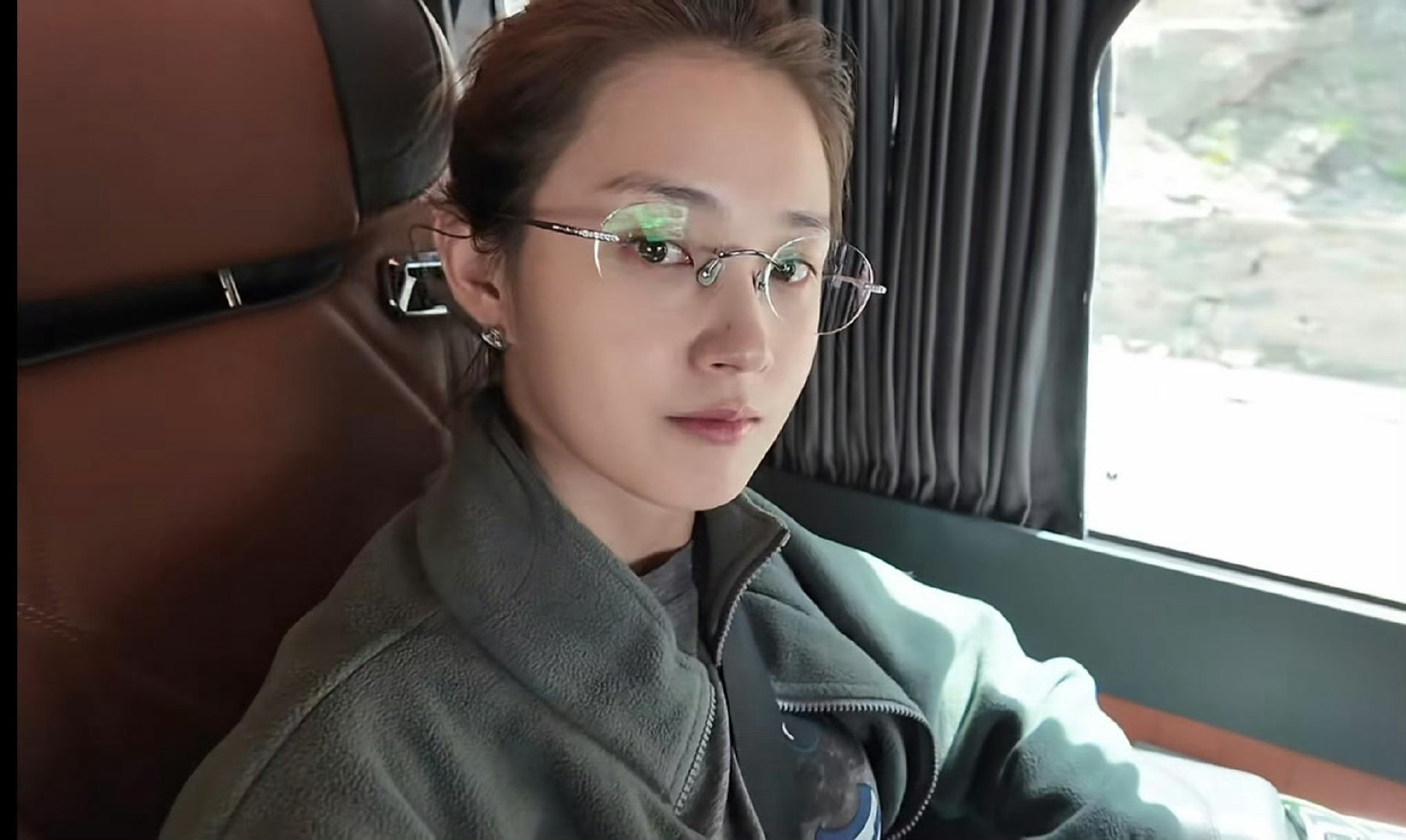 老公你怎么在这 不应该在我身边吗[舔屏]​