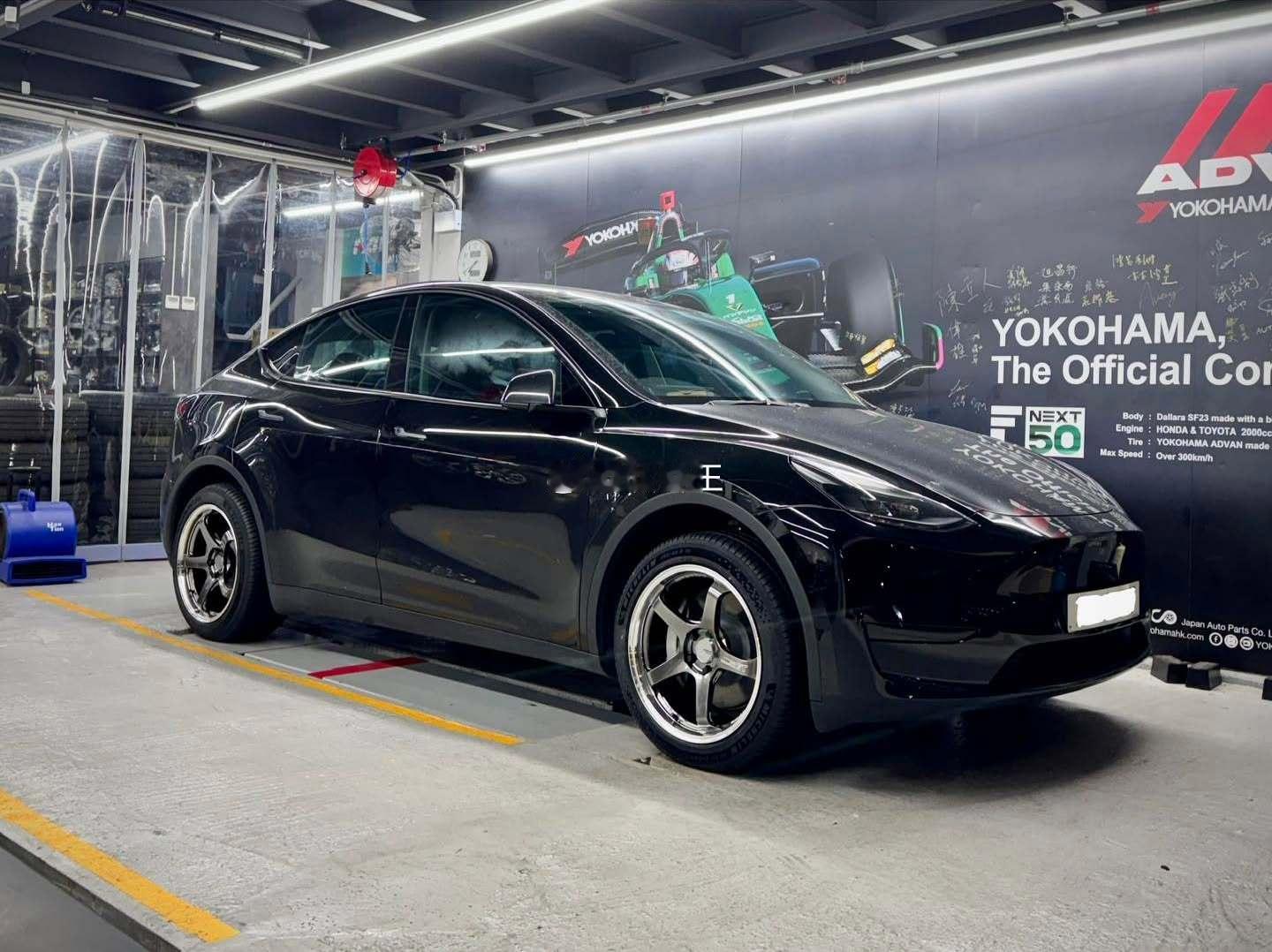 特斯拉 model Y for ADVAN GT ​