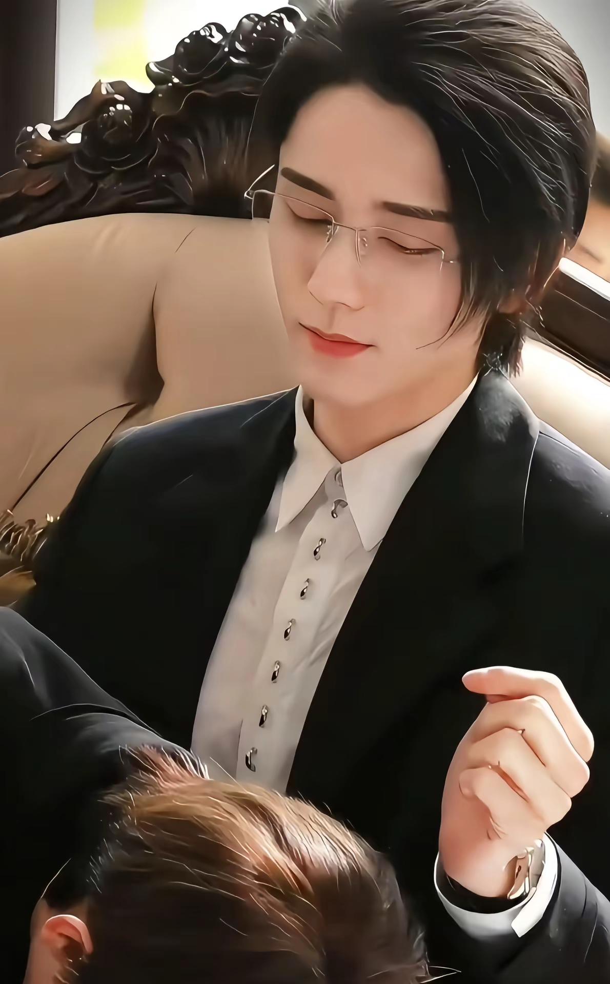 你温柔的唇 致命的眼神权威男主 张新成