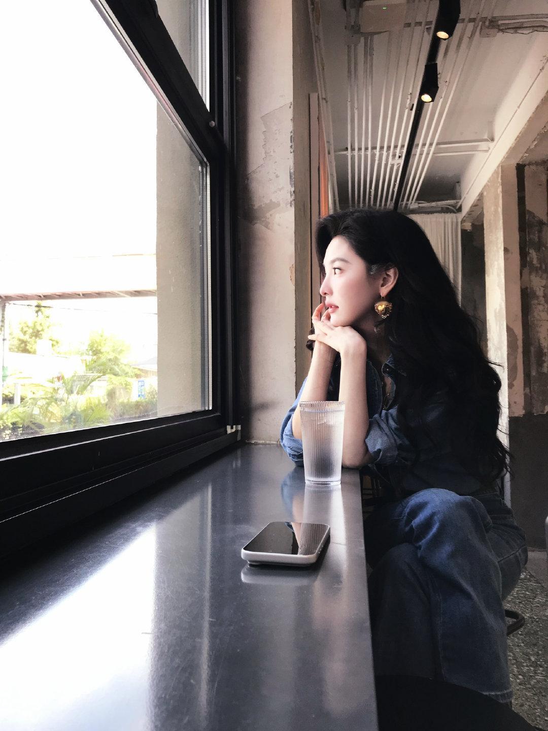 #章若楠[超话]#  这里还有姨姨们#请看这章# ​