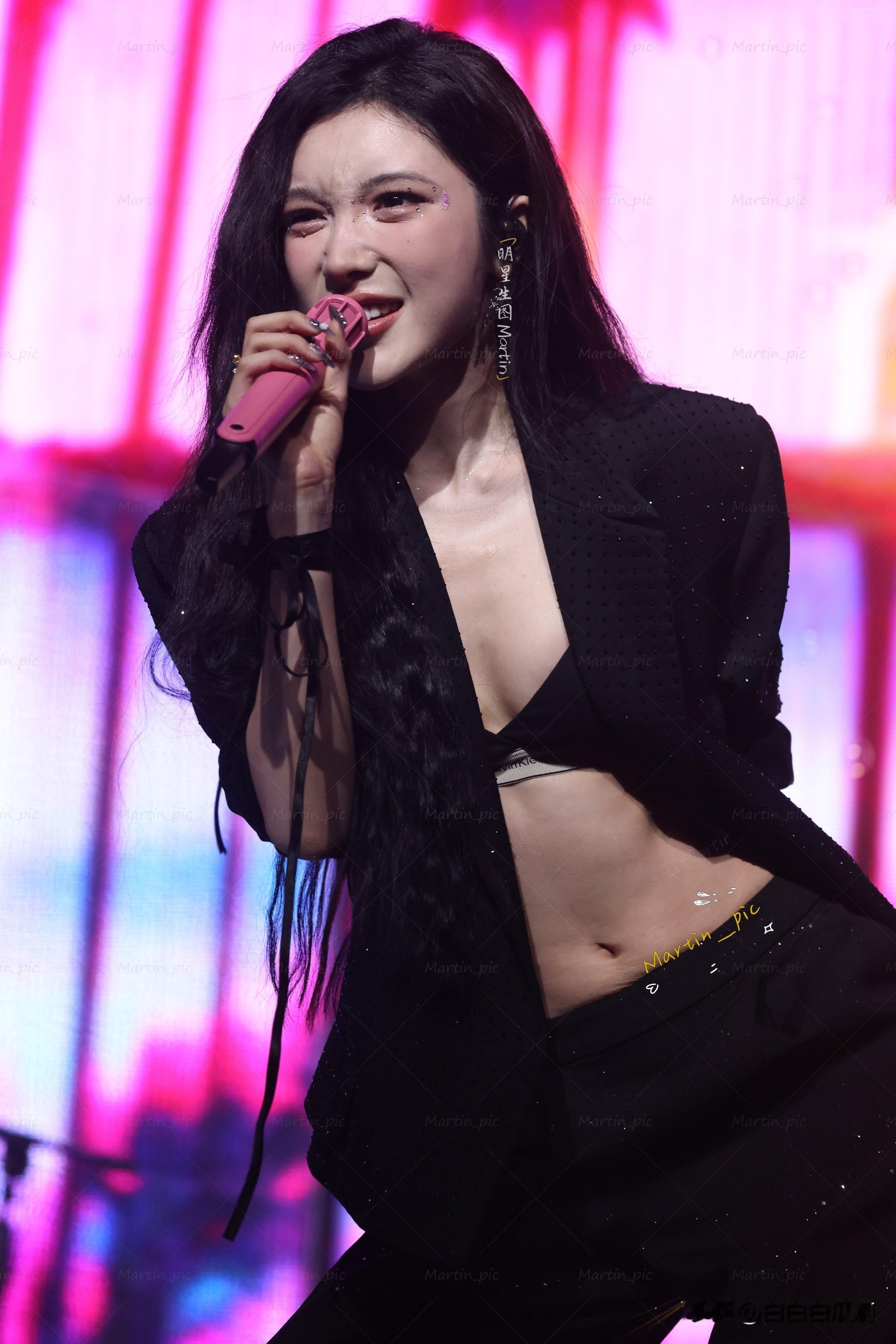 戴燕妮真钓系女王！只要姐轻轻一撩我就上钩！