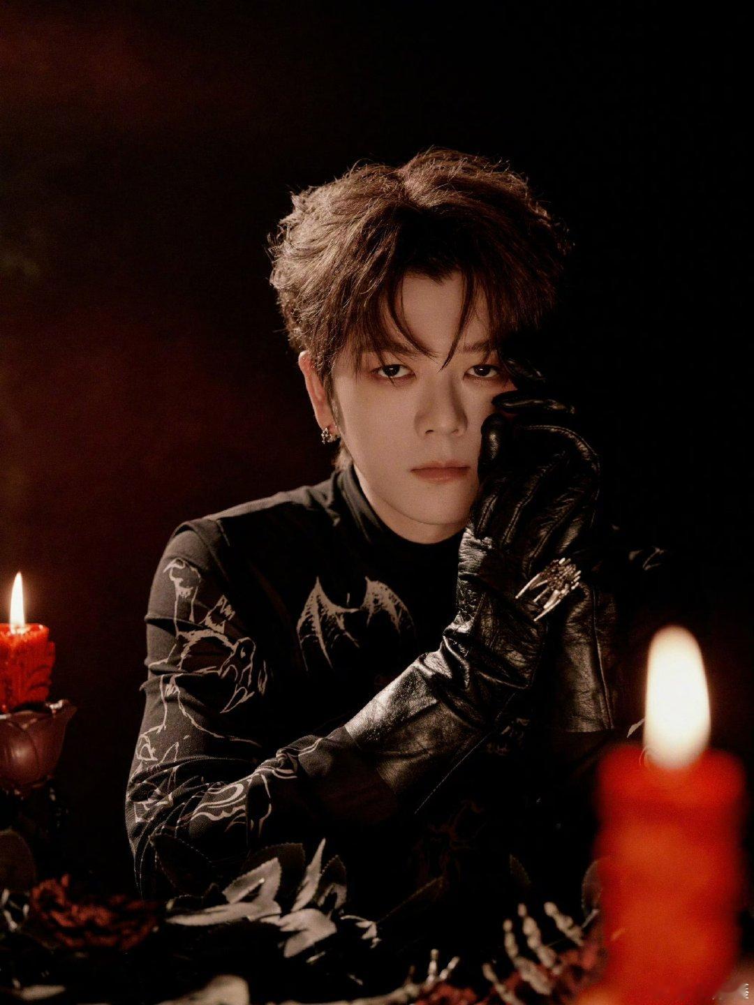 #王栎鑫[超话]##王栎鑫0919生日快乐# 音乐是初心，快乐是本能。新的一岁，愿继续自在歌唱，把生活过成喜欢的样子。一起锁定#火星情报局# ，看他的爆笑提案！ ​
