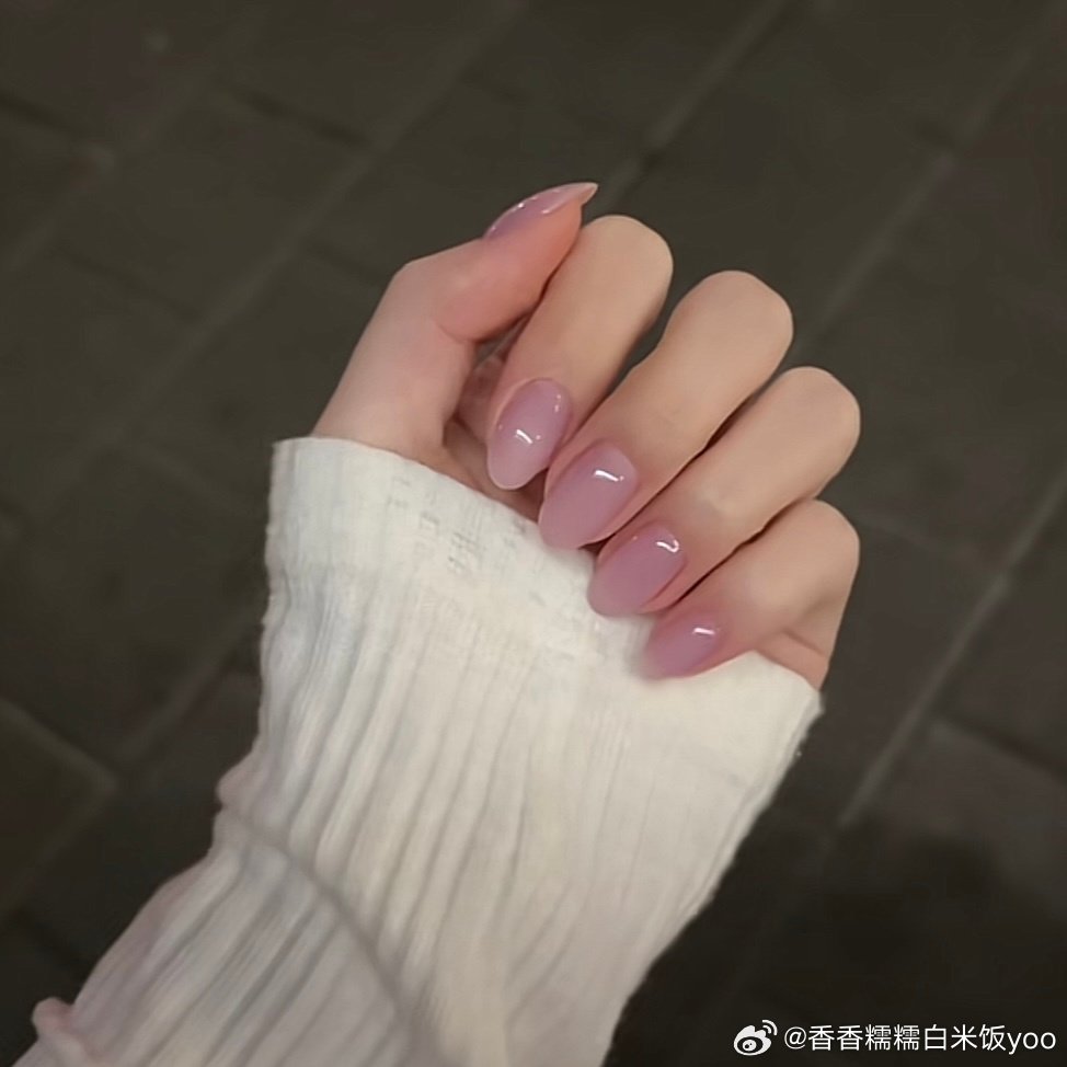 #美团骑手交流会[超话]##芒果骑手郑豆豆# 
又换新美甲啦 ​