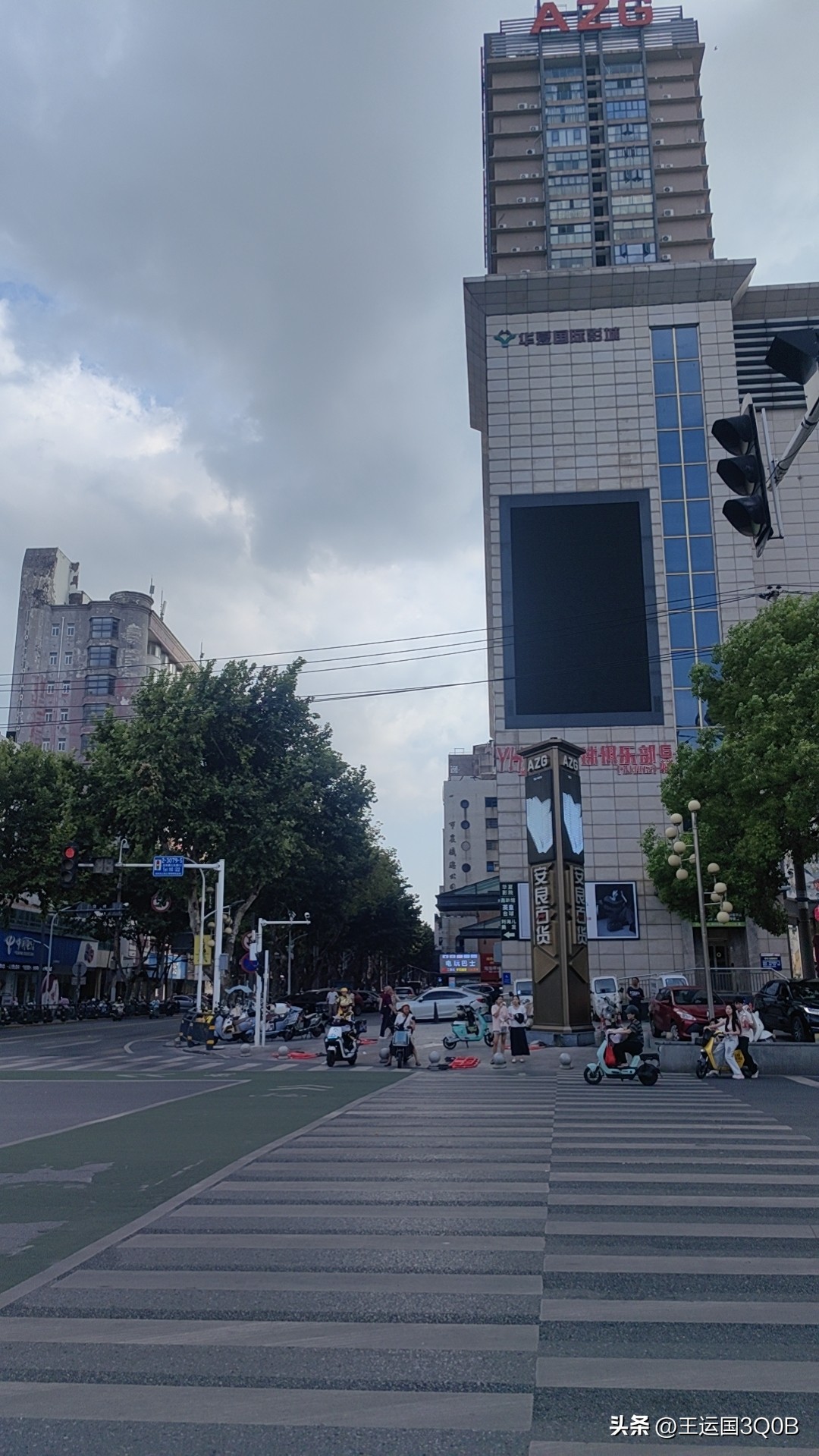 中美AI技术发展的优势在哪里科技人才，资金，应用场景和经济实力，这些都是必要的，发展AI还要相关的基础设施。AI十大趋势 AI发展格局 AI市场份额 AI产业规模 ai时代发展 ai发展路线 中美AI发展 AI技术解读