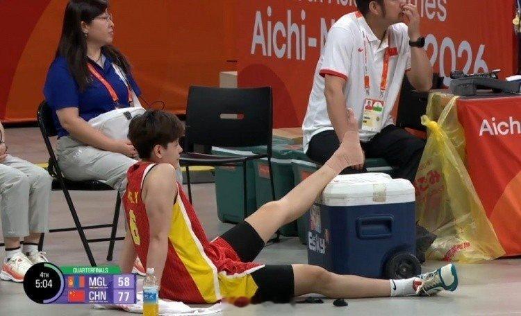 万幸，杨舒予崴脚并无大碍，在明天对阵韩国女篮的亚运会半决赛上预计能够正常出战。#中国女篮vs韩国女篮##2026爱知名古屋亚运会##杨舒予[超话]# ​