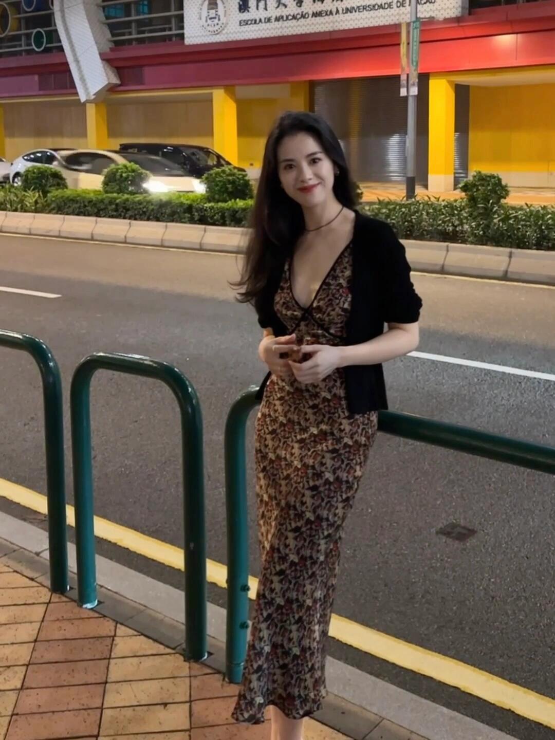 都市街头穿搭指南：时尚与优雅的完美结合