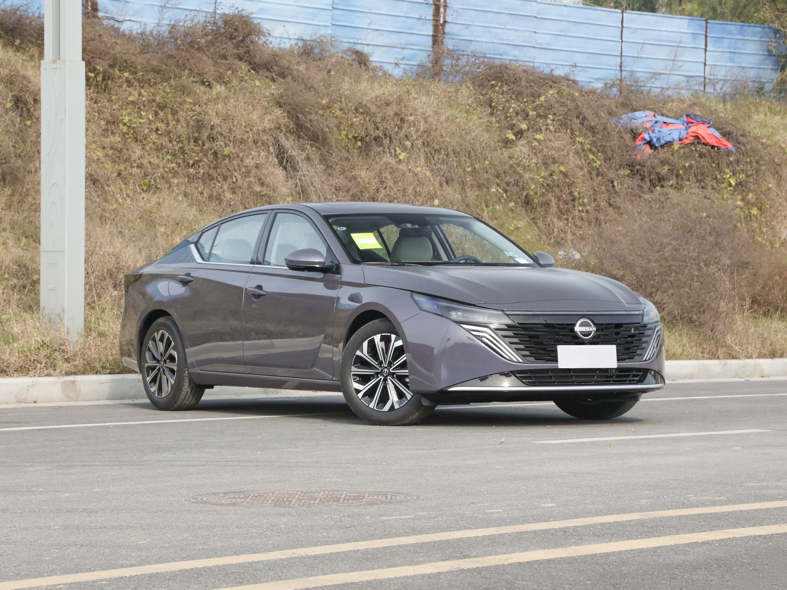 天籁跌至9万，长超4米9，配2.0L+CVT，日产不要“面子”了？