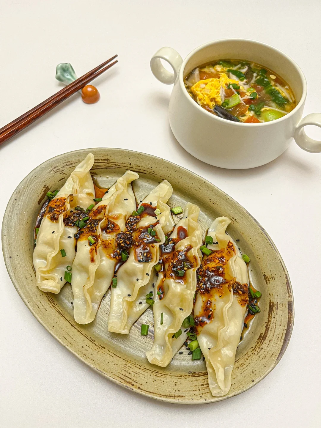 今日早餐 | 🥢猪肉酸菜饺子✖️菌菇蔬菜汤