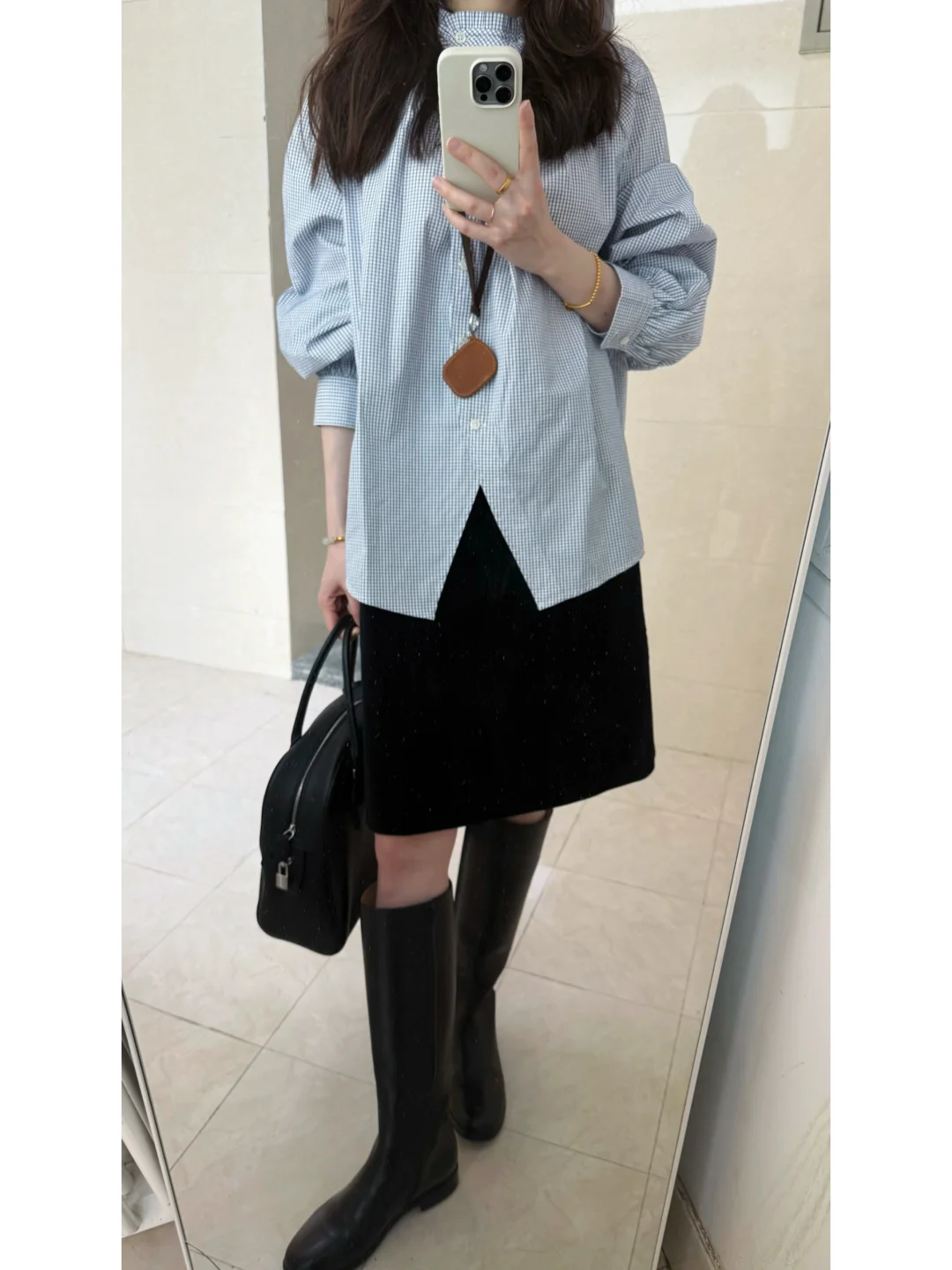 反复穿的一条黑色丝绒半裙