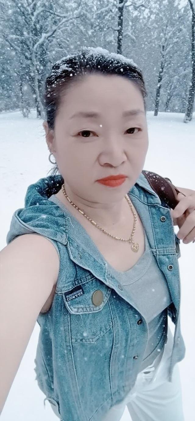 娇艳美阿姨，雪景果的时肯感