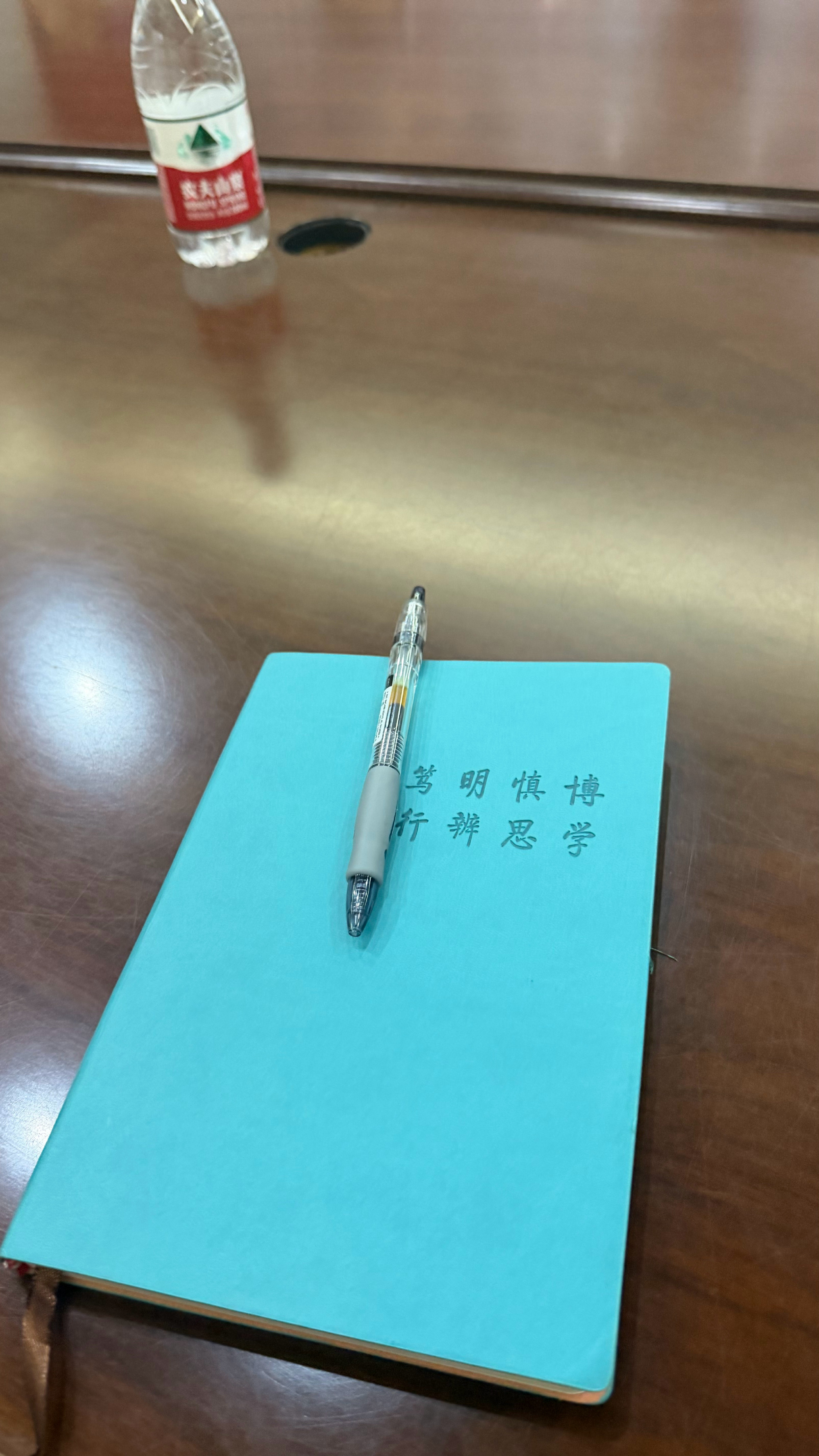 累 没停过 早上处理日常业务 突然被叫去教学检查 检完赶紧回去处理业务...