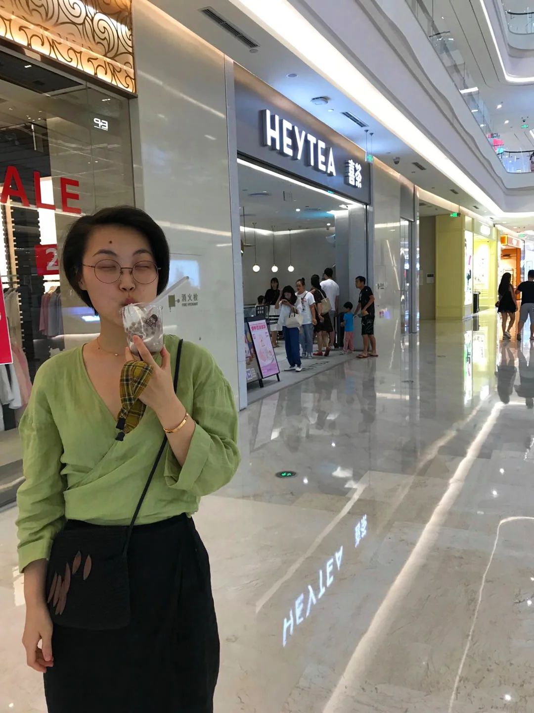 nicethings上衣 卡地亚Cartier四钻手镯喜茶