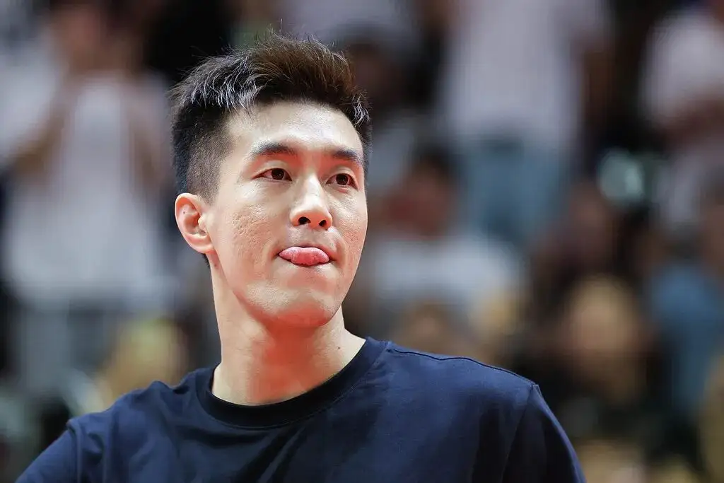 现在的某些自媒体也真是有意思，郭艾伦受伤不上场打球，没新闻可写了，就开...